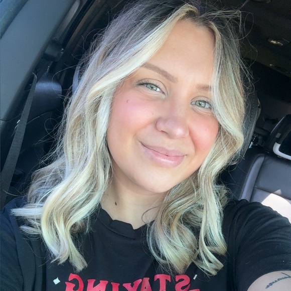 Meet your Posher, Allie - Picture 1 of 1